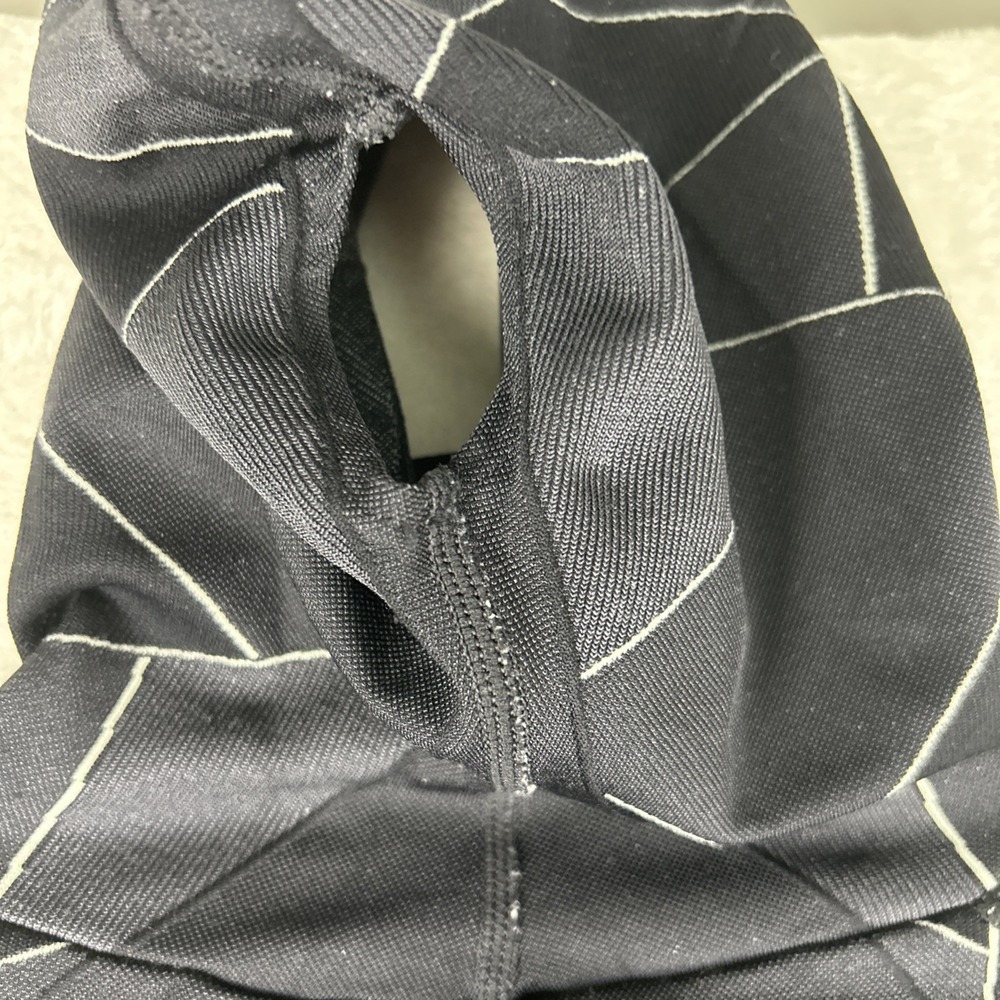 Lululemon Hoodie Hooded Sweatshirt Women Size Small Black Ponytail Stretch Run - Picture 10 of 10